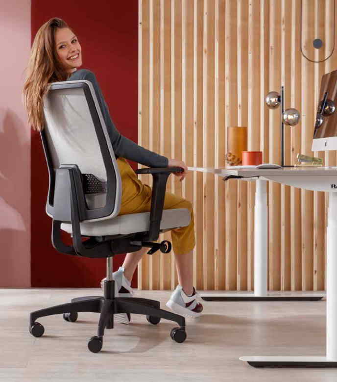 Fauteuil ergonomique de bureau design, écologique et durable, avec assise rembourrée confortable - INDEED_0