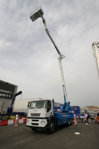Eagle phoenix 5031 camion nacelle - oil & steel france - 50,7 m(120 kg)_0