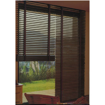 Store vénitien en bois 50mm - Contemporain - Finitions naturelles - Sur mesure_0