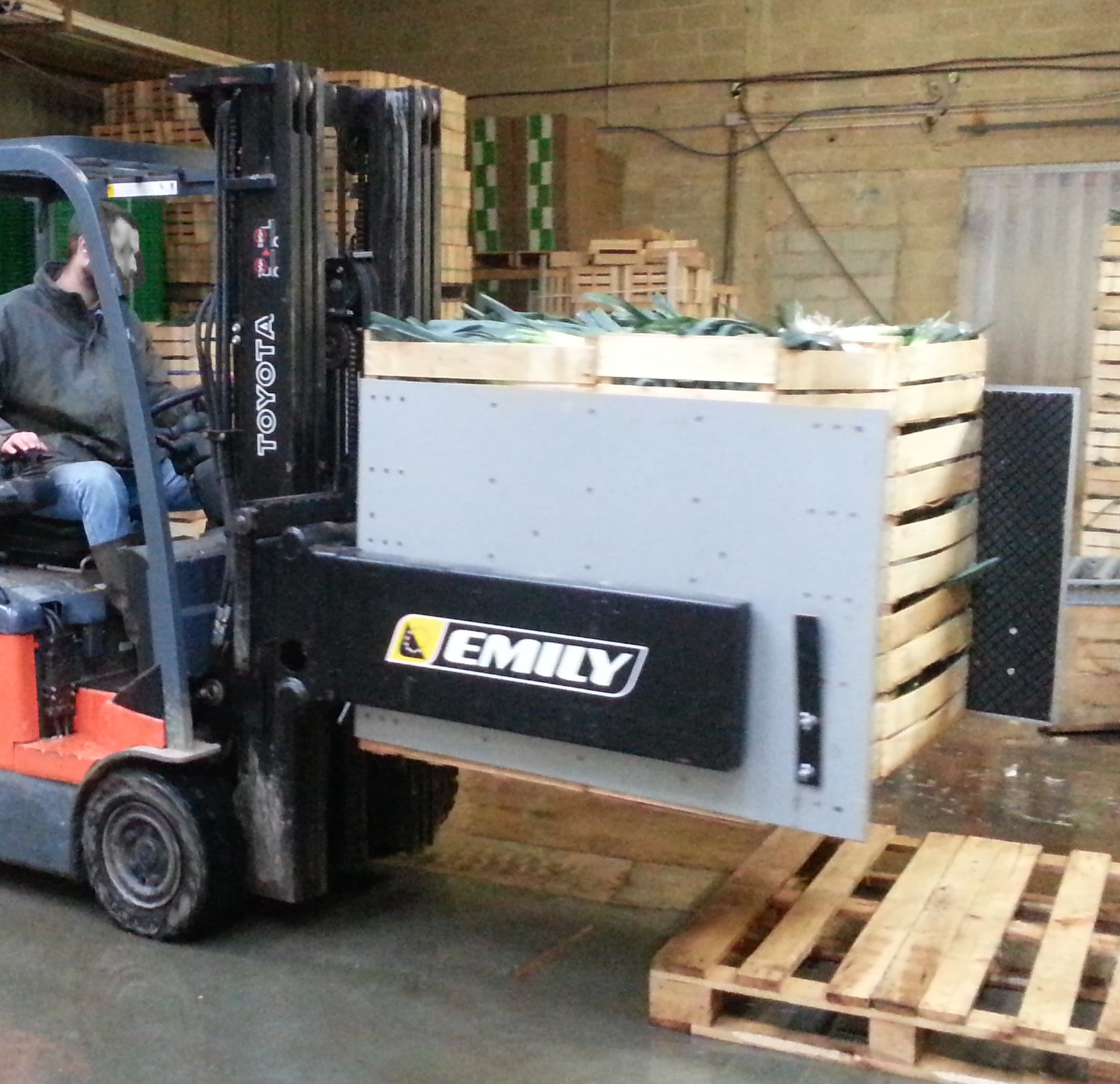 Pince adaptable sur chariot élévateur