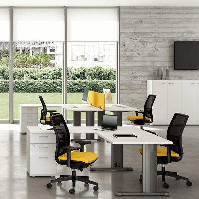Bureau d'angle Quadrifoglio Jet - avec retour, caisson porteur, plateau antireflet 30 mm - coloris blanc et piétement alu_0