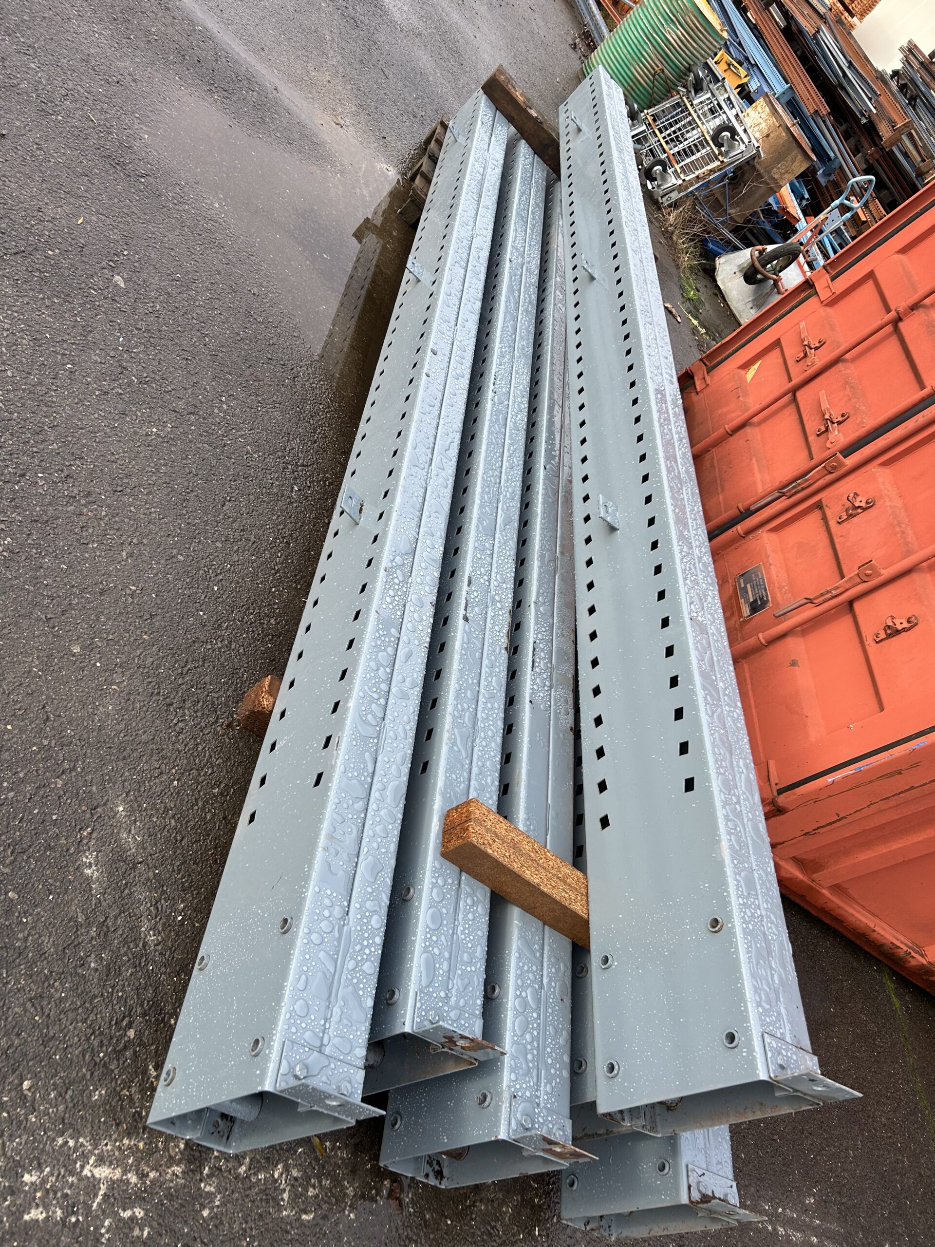 Rayonnage cantilever lourd d'occasion, de 1,2 mètre linéaire avec 6 colonnes simple face de 3950/1850mm_0