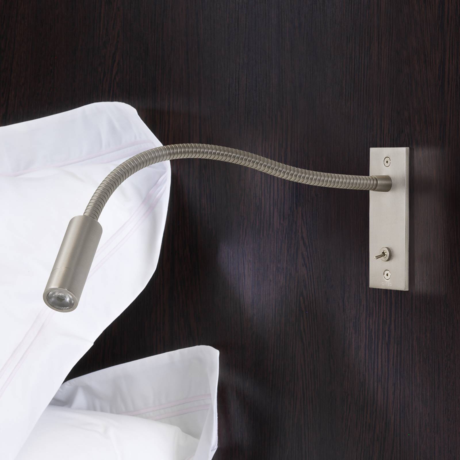 ASTRO APPLIQUE ENCASTRABLE LED LEO SWITCHED, BRAS FLEX