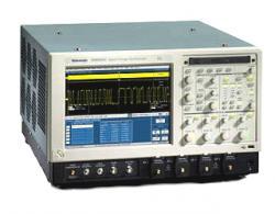 Oscilloscope numérique Tektronix TDS6154C - 4 x 15GHz, 40Géch/s, écran couleur 10,4