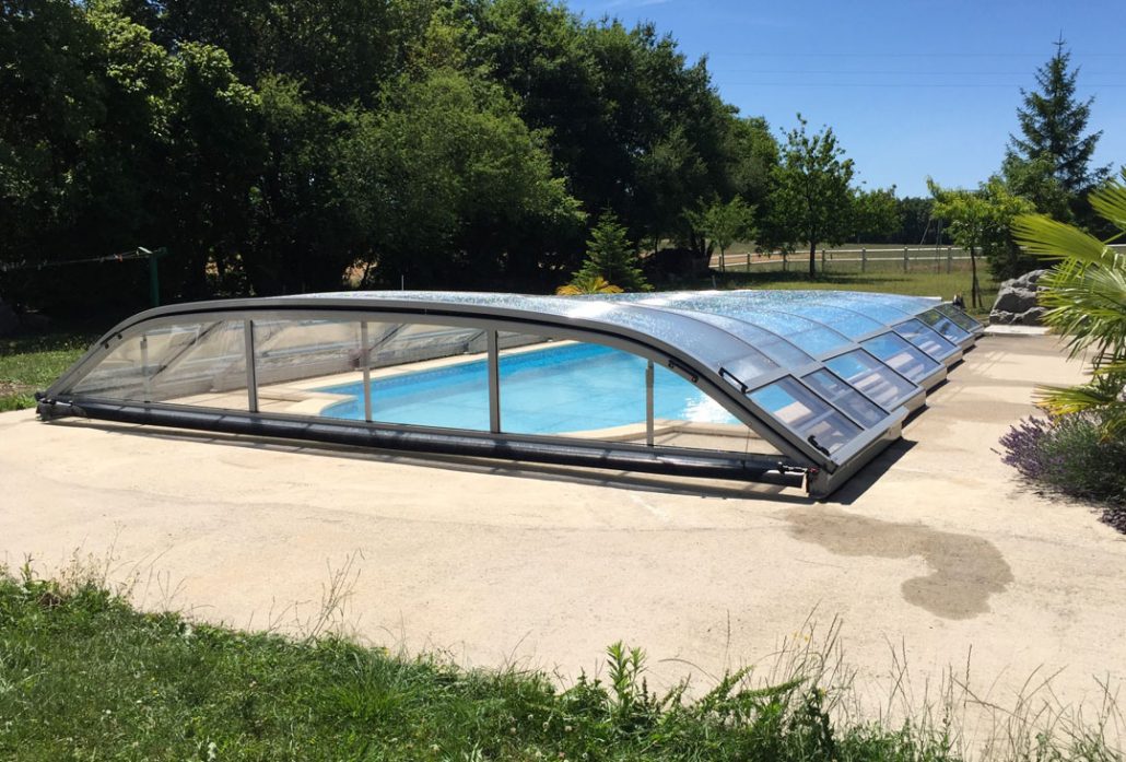 Abri piscine bas ELITYS ANSEA - télescopique manuel en polycarbonate avec vitrage alvéolaire et plein_0