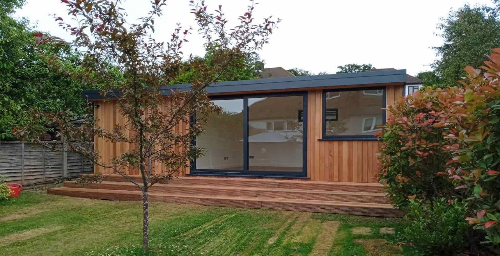 Bureau de jardin ou atelier en bois moderne - Kubico KS-06 19,85m²_0