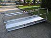 Rampe de franchissement pour piétons avec mains courantes pliantes - 990mm x 1000mm - capacité 400kg/m²_0