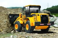 Chargeuse sur pneus Hyundai HL757-7A - 13.800 kg - Moteur Cummins QSB6.7 129 kW/175 HP_0