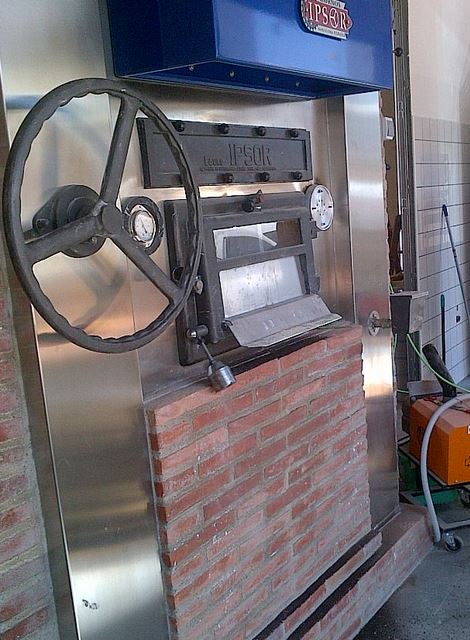 Four à bois à sole tournante Minirotor Classic - Surface de cuisson 2,7m2 - Très robuste et excellente isolation thermique - Adapté boulangerie, pâtisserie, traiteur_0