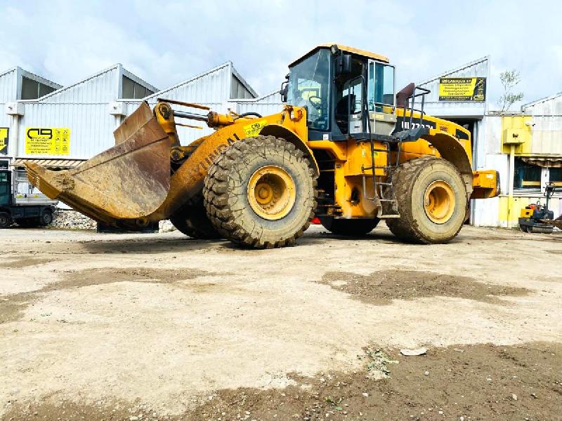 HYUNDAI Chargeuse articulé HL770-7A 23T_0