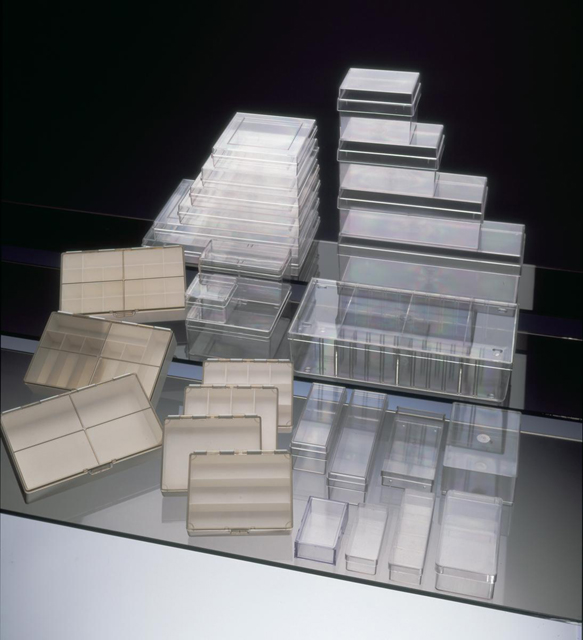 Boîtes plastiques en polystyrène moulé - modèles avec couvercle charnière ou à emboîtement - protection et conditionnement de petites pièces_0