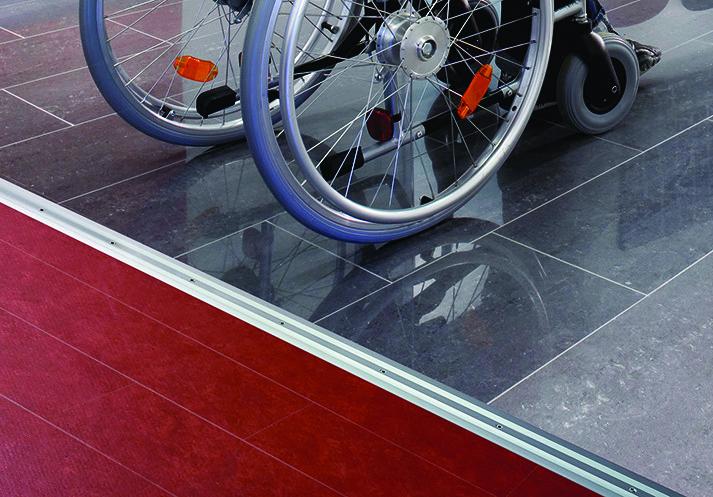 Rampe d'accès PMR Romus - Pour sols de 10,5 à 15 mm - Compatible tire-palettes, chariots et fauteuils roulants_0