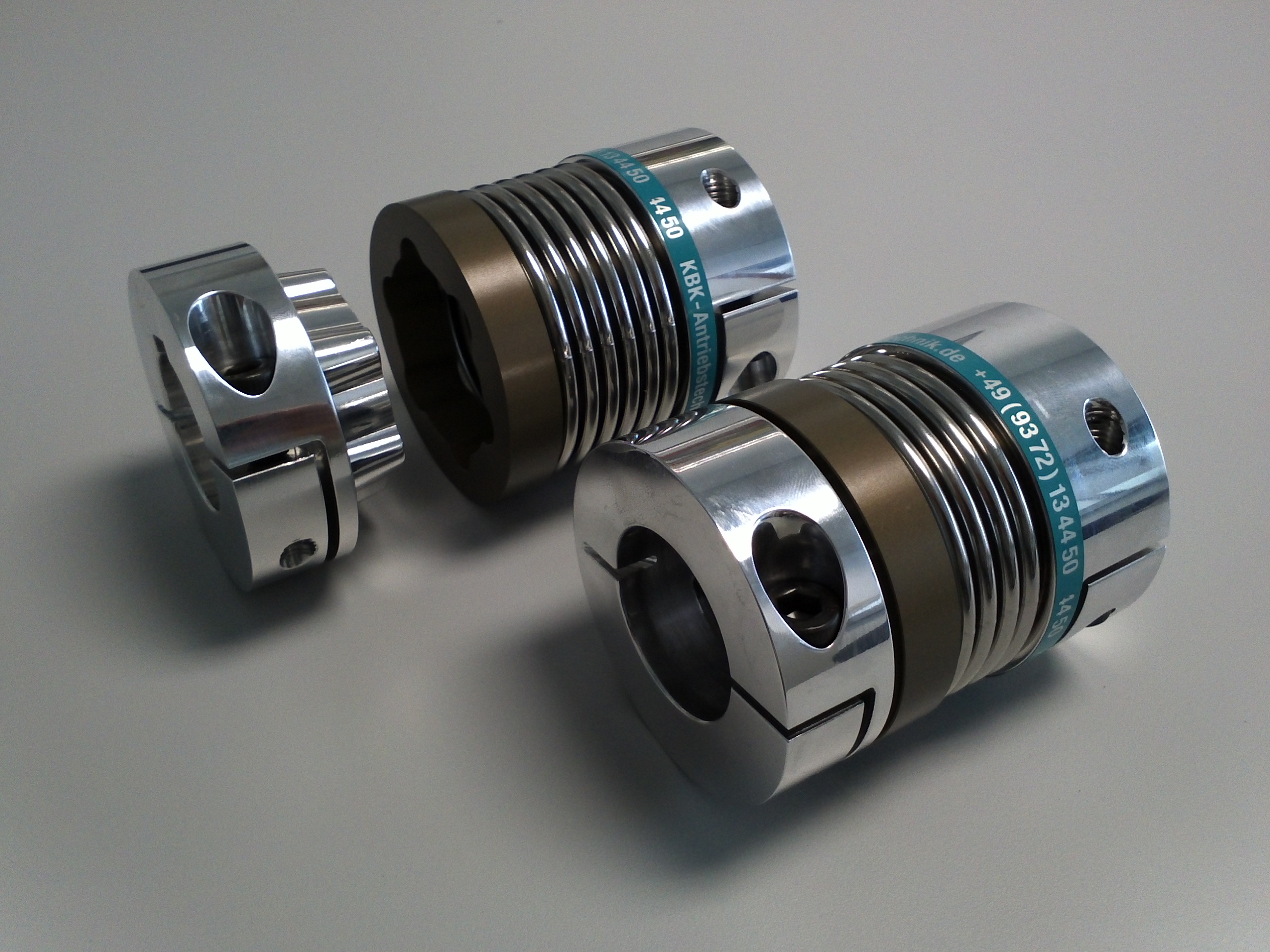 Accouplement flexible en inox KB 4P - soufflet élastique - serrage concentrique - montage rapide_0
