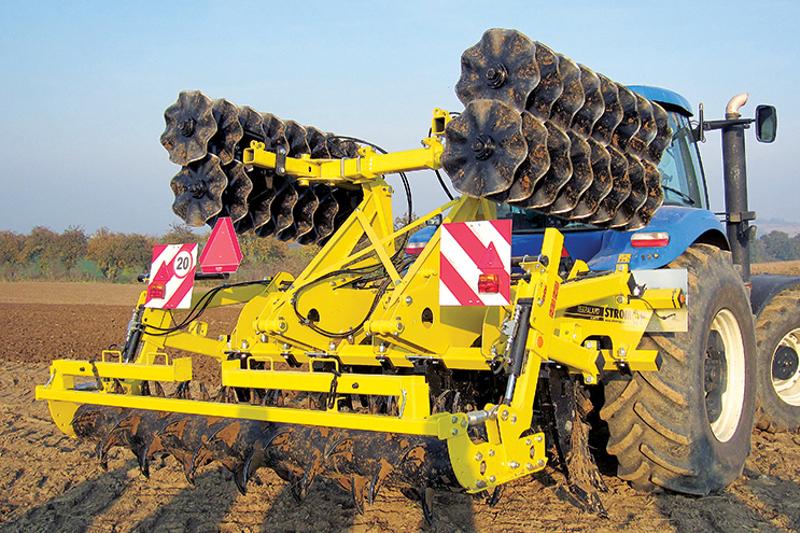 Décompacteur agricole TERRALAND TN_PROFI - Bedna avec disques Cutter autonettoyants et profondeur de travail jusqu'à 65 cm_0