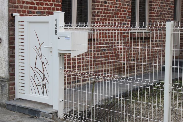Dibam - Portillon en aluminium Artois avec lames ajourées et découpage laser motif « graminex »_0