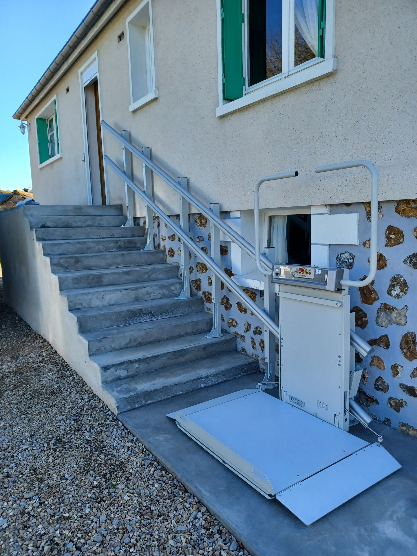 Monte-escalier adapté aux PMR
