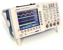 Oscilloscope numérique Tektronix TDS3034 - DPO 4x300 MHz, 2,5Gs/s par voie, écran couleur TFT_0