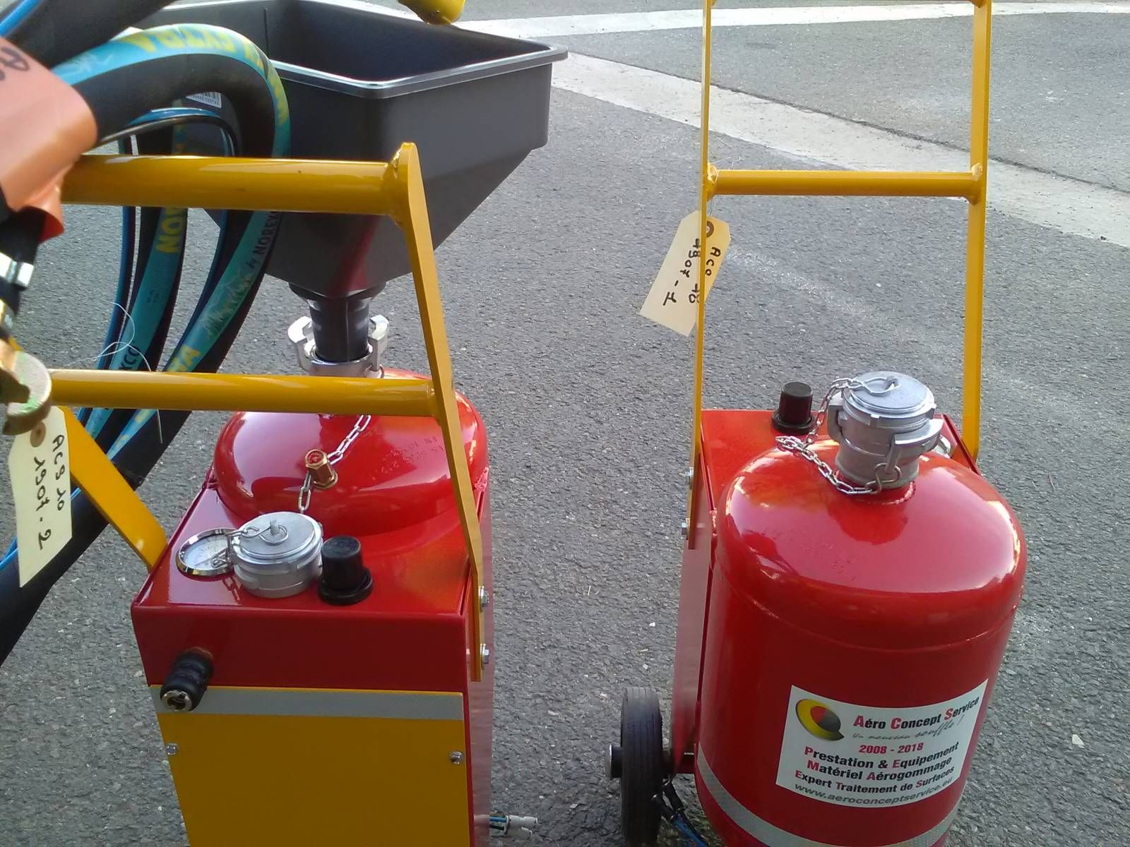 Sableuse aérogommeuse AMXT 10 - Portative en acier avec doseur manuel précis_0