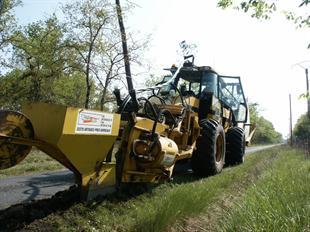 Trancheuse sur pneus unac 300p_0