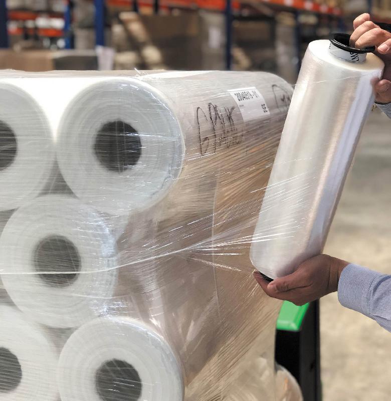 Film pré-étiré manuel soufflé transparent en palette - 513538 – Épaisseur 6,6µ - 390 mm x 600 m_0