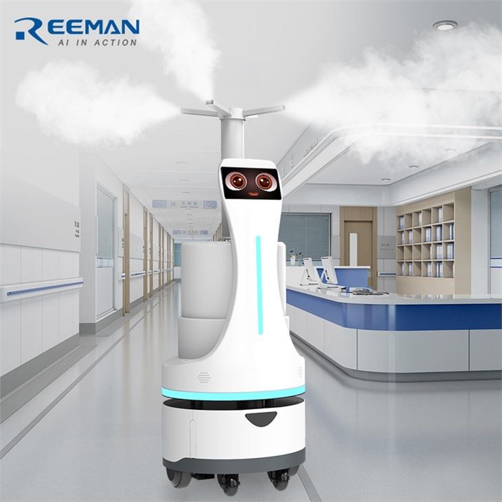 Robot de désinfection par pulvérisation