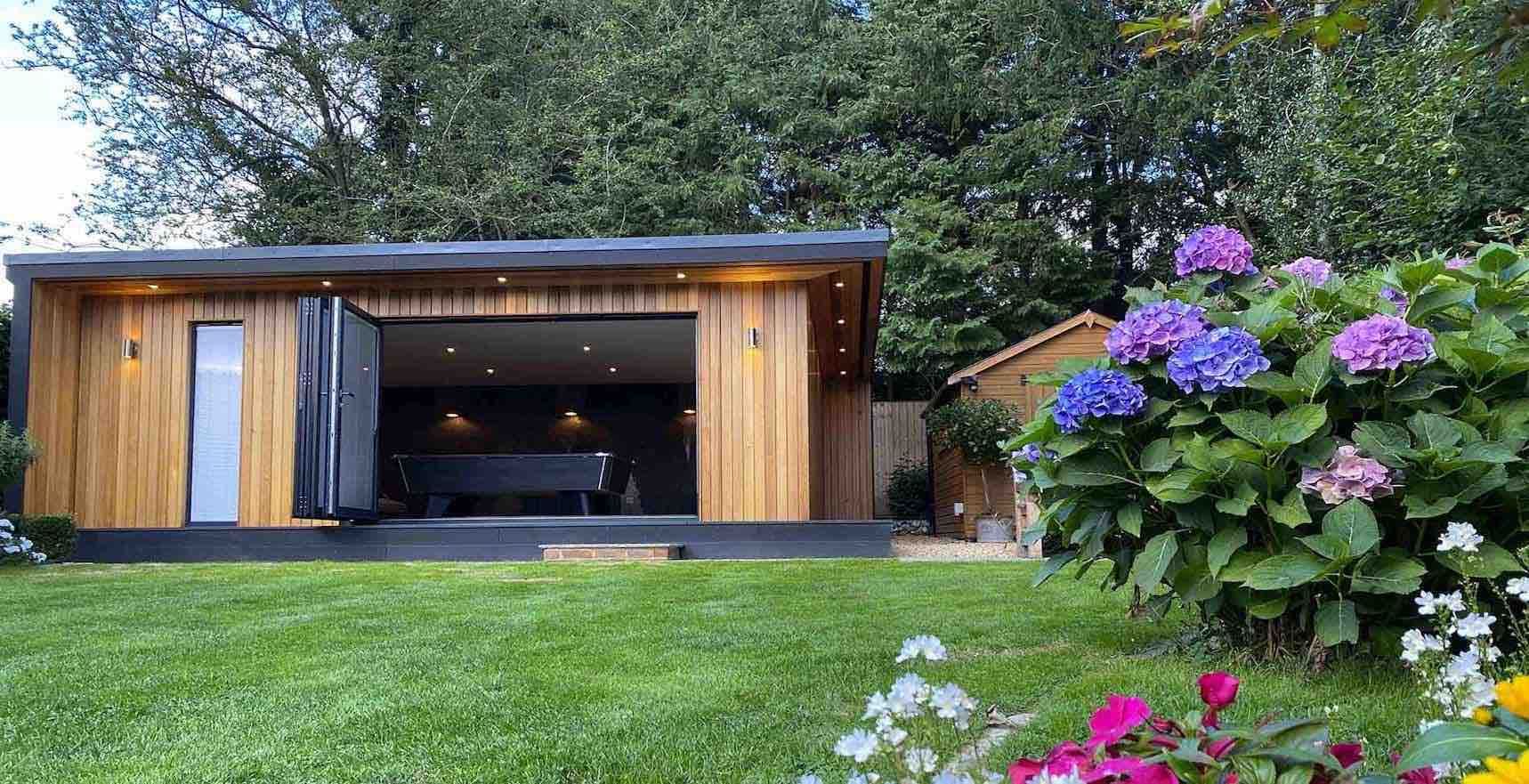 Agrandissement maison bois moderne - Design contemporain et chaleureux - Kubico KB-08 20m²_0