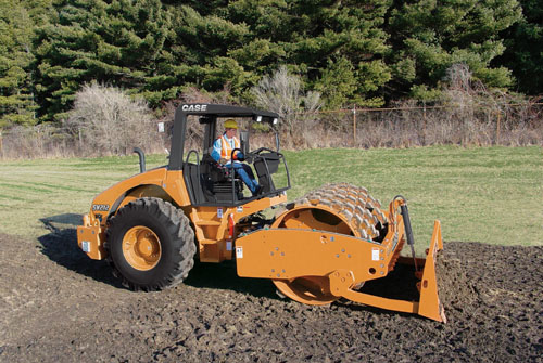 Rouleau compresseur CASE SV212 - Moteur de 148 hp et 110 kW, poids de fonctionnement 25,386 lb_0