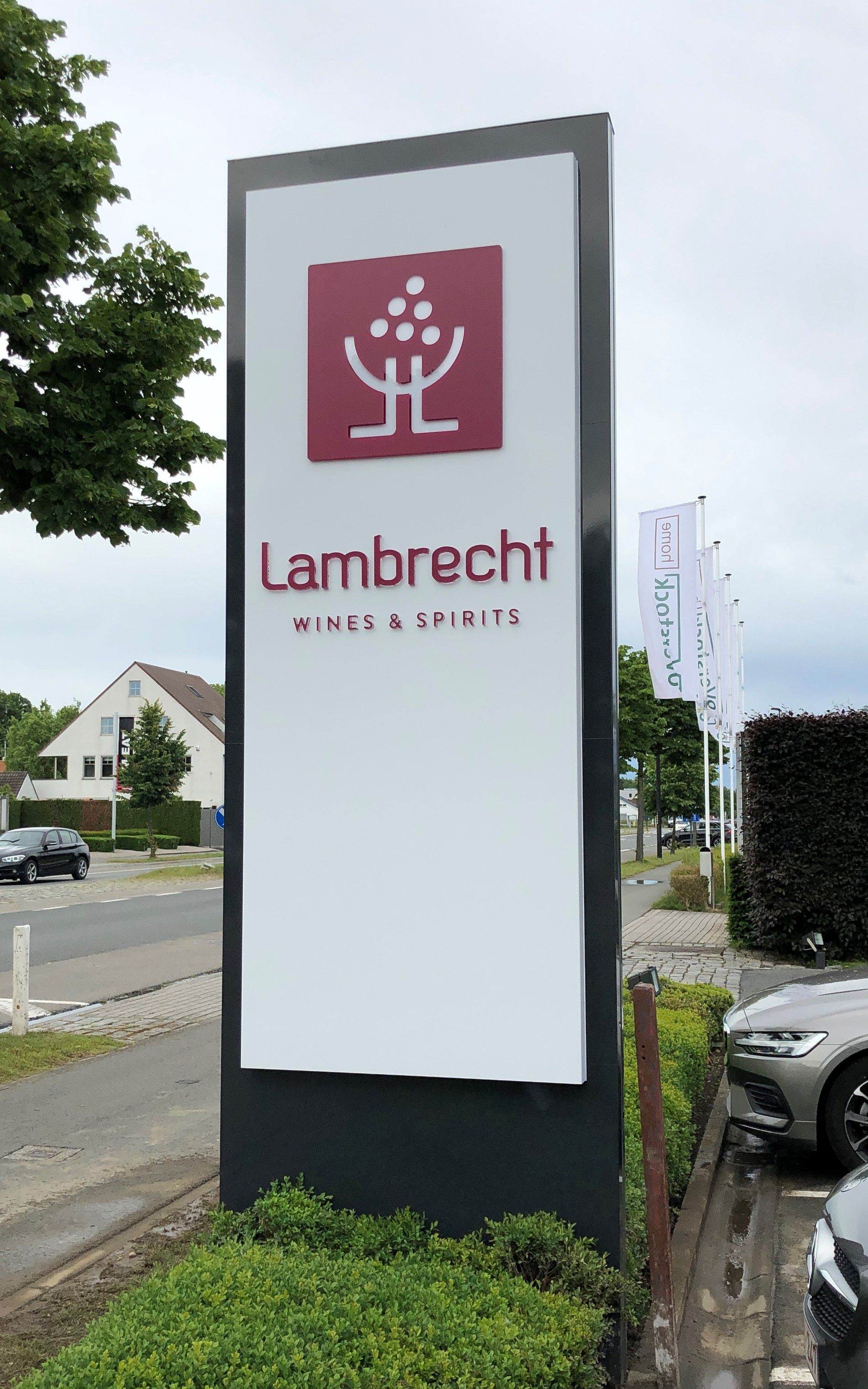 Totem publicitaire LED - intérieur/extérieur - personnalisable avec éclairage et options solaires_0