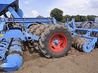 Semoir combiné pneumatique Compact-Solitair 9/600 K H 125 - Lemken - capacité 4500L, 48 socs_0