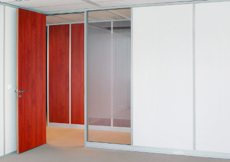 Cloison de bureau pleine avec couvre-joint en aluminium - installation rapide et modulable_0