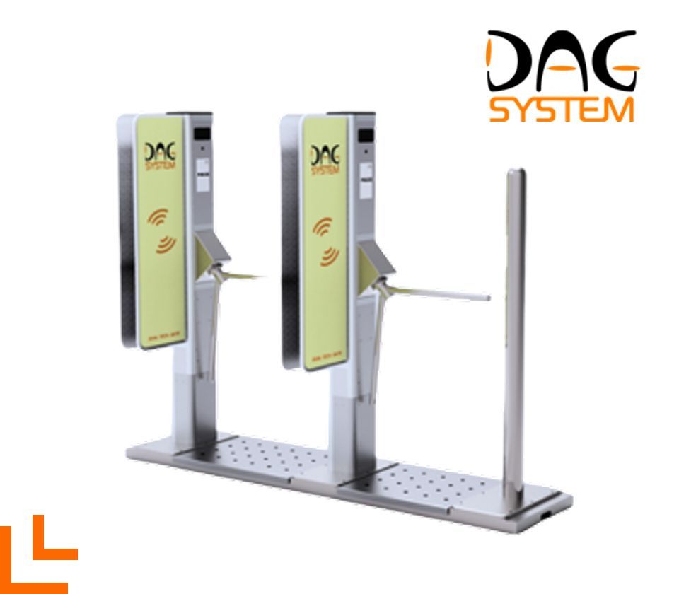 Portique / portillon de contrôle d?accès RFID - borne avec lecteur badge/bracelet, intérieur/extérieur_1