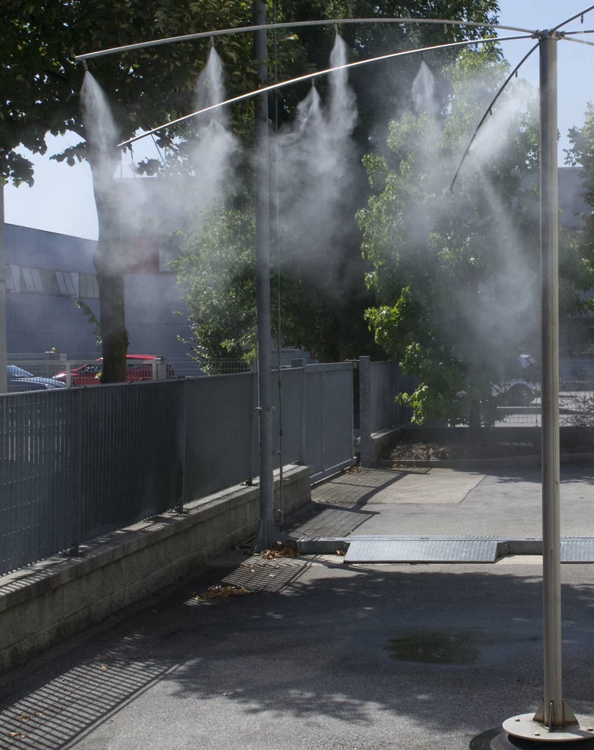 Mobilier urbain rafraîchissant - Palmier brumisant en acier inoxydable avec système anti-goutte et buses haute pression_0