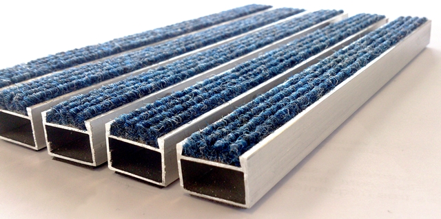 Tapis Clean'Mat - fibres synthétiques absorbantes, profil aluminium et enroulable pour zones très fréquentées_0