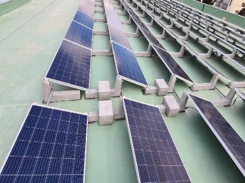 Support photovoltaïque Connect en béton auto-lesté - Pose sur toit terrasse - Sun Ballast inclinaison 15°_0