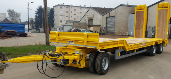 Remorque droite 3 essieux à rond d'avant train et plateau surbaissé - Porte engins type R3DS18/24 - PTC 26T / 30T5_0