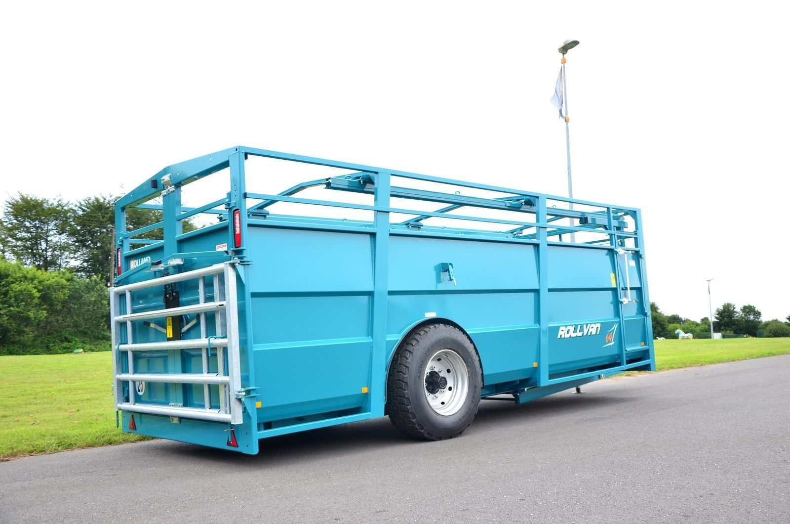 Rollvan 64 - remorque bétaillère - rolland - ptac 11000 kg_0