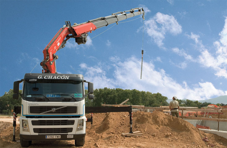 Grue auxiliaire Fassi F425A et F425RA e-dynamic - capacité de levage jusqu'à 41,49 tm - bras hydraulique jusqu'à 28,65 m avec jib_0