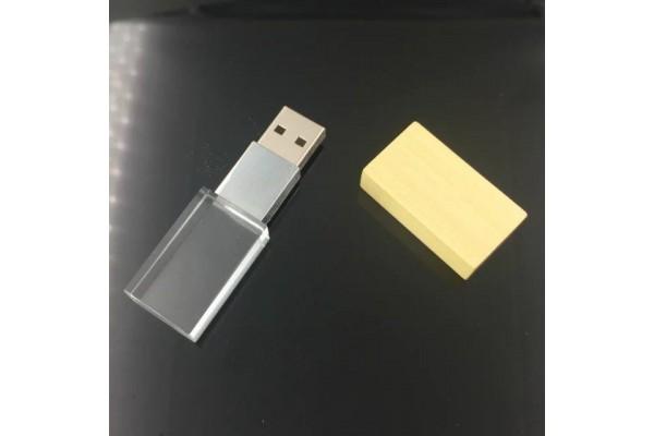 Lecteur USB Crystal avec capuchon en bois ou bambou - Gravure 3D et LED multicolore (SH010)_0