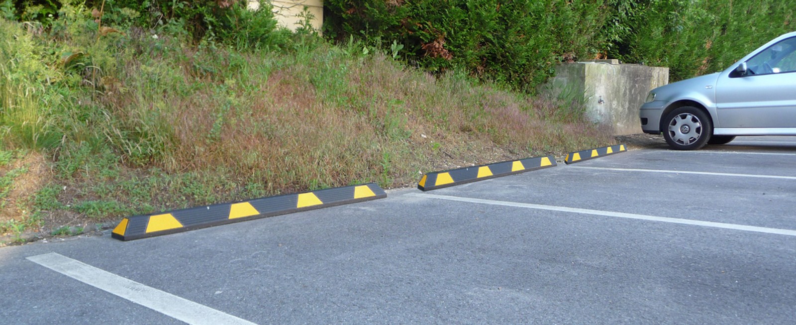 Butée de roue, butée de parking, cale voiture