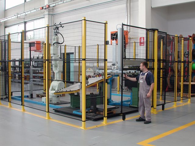 Systeme strong protection grillagee machine outil et ilot robotise_0