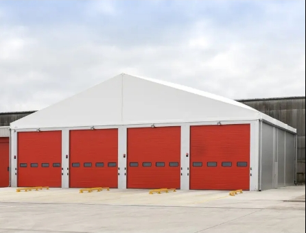 Tente logistique et de maintenance - Entretien de véhicules et stockage d'avions pour missions humanitaires - HTS TENTIQ GMBH_0