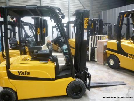 Chariot électrique 4 roues Yale ERP20VF - 2000 Kg - moteur bi-moteur électrique 48V - mat triplex 4600 mm_0