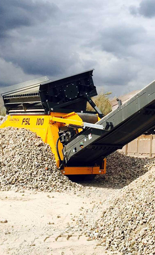 Crible scalpeur robuste Anaconda FSL100 - 2 étages avec convoyeur de stockage long_0