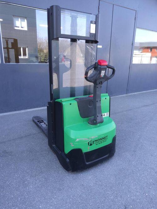 Gerbeur électrique BT SWE100 3586 - disponible en occasion et en location de courte à longue durée_0