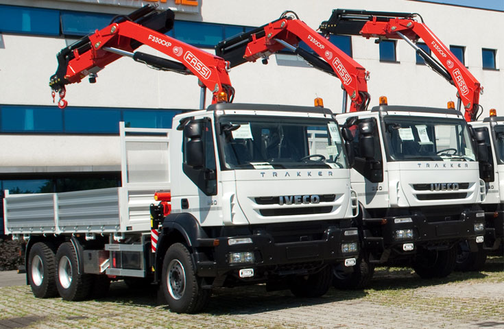 Grue auxiliaire Fassi F235A e-active - levage jusqu'à 21,30 tm - portée jusqu'à 23,60 m_0