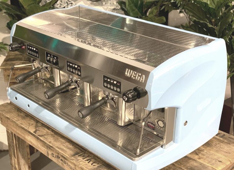 Machine à café professionnelle WEGA Polaris semi-automatique 3 groupes_0