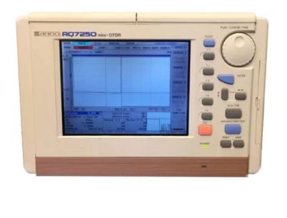 Aq7250 - Mini OTDR Yokogawa (ANDO) - Réflectomètres avec longueur d'onde 1.31 µm/1.55 µm et portée dynamique 45/43 dB_0