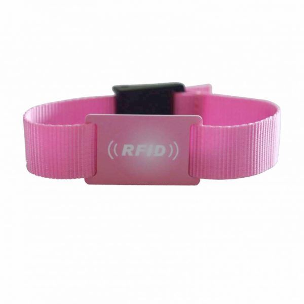 Bracelet RFID tissé 13.56 MHz - Shenzhen Xinyetong Technology - contrôle d'accès pour festivals et événements_0