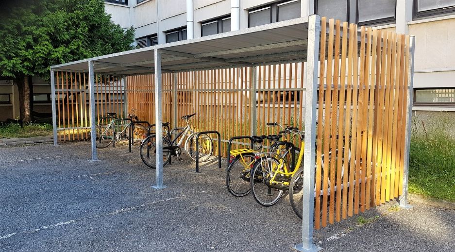 Abri ouvert bois 8m grande capacité, pour accueillir entre 14 et 18 vélos_0