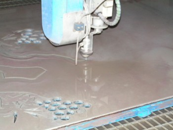 THALIS INDUSTRIES - Sous-traitance de découpe au jet d'eau ultra performante pour pièces industrielles et décoratives - 2D et 3D avec 5ème axe interpolé_1